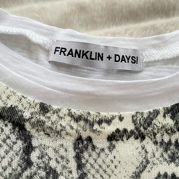 Franklin and Daysi Snake Print Layered Longsleeve Sweater - Picture 7 of 13